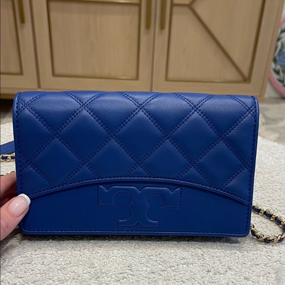 Tory Burch Handbags - NWOT Tory Burch Royal Blue Quilted Shoulder Bag